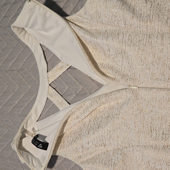 Guess Size 8 Cocktail dress ivory/ gold metallic Bodycon Size 8 - Picture 3 of 5